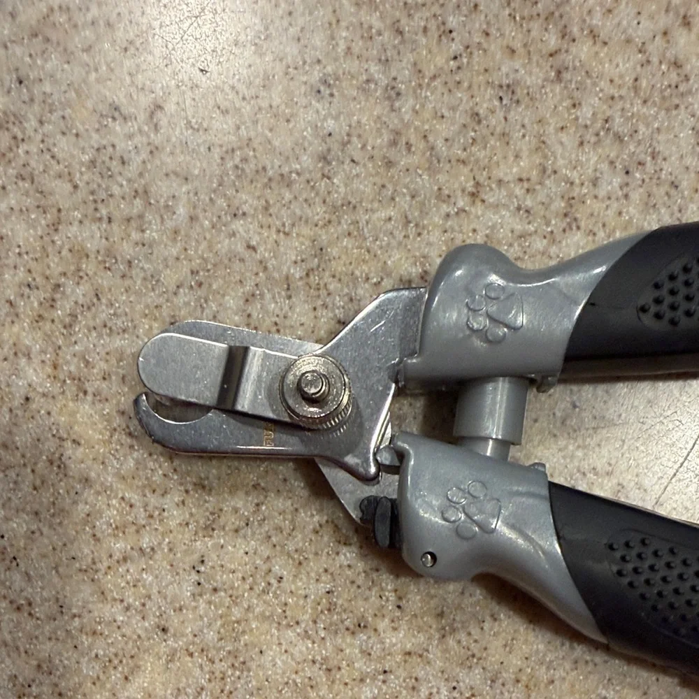 FURminator Black and Silver Pet Nail Clippers